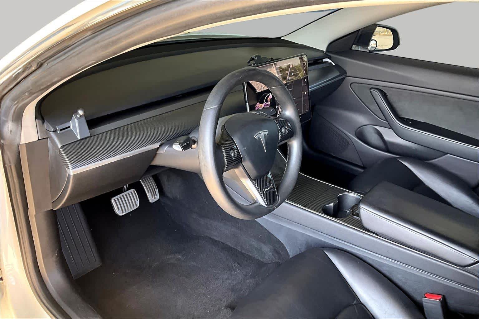 Used 2019 Pearl White Multi-Coat Tesla Standard Range Plus image 17