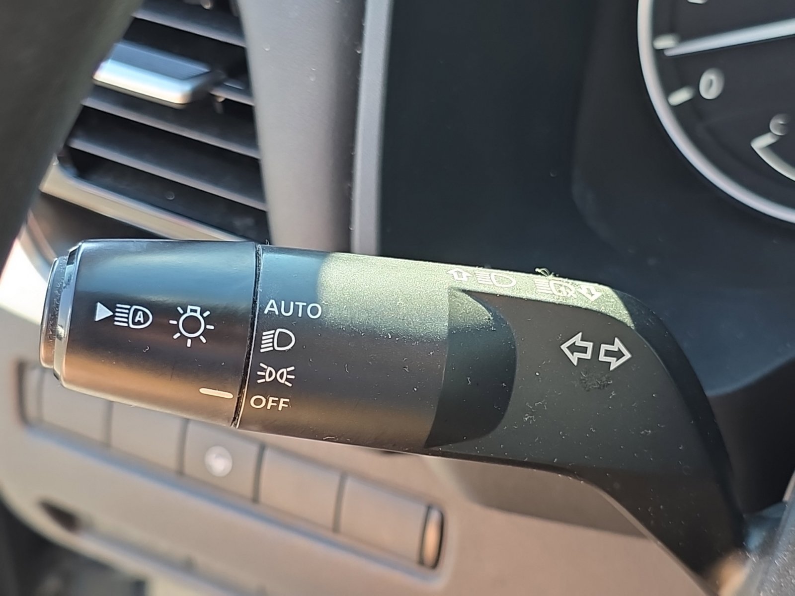 Used 2023 Gray Nissan SV image 32