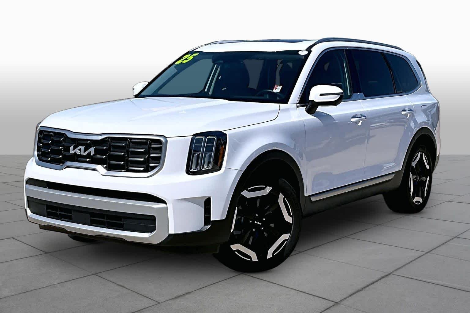 Used 2025 Glacial White Pearl Kia S image 2