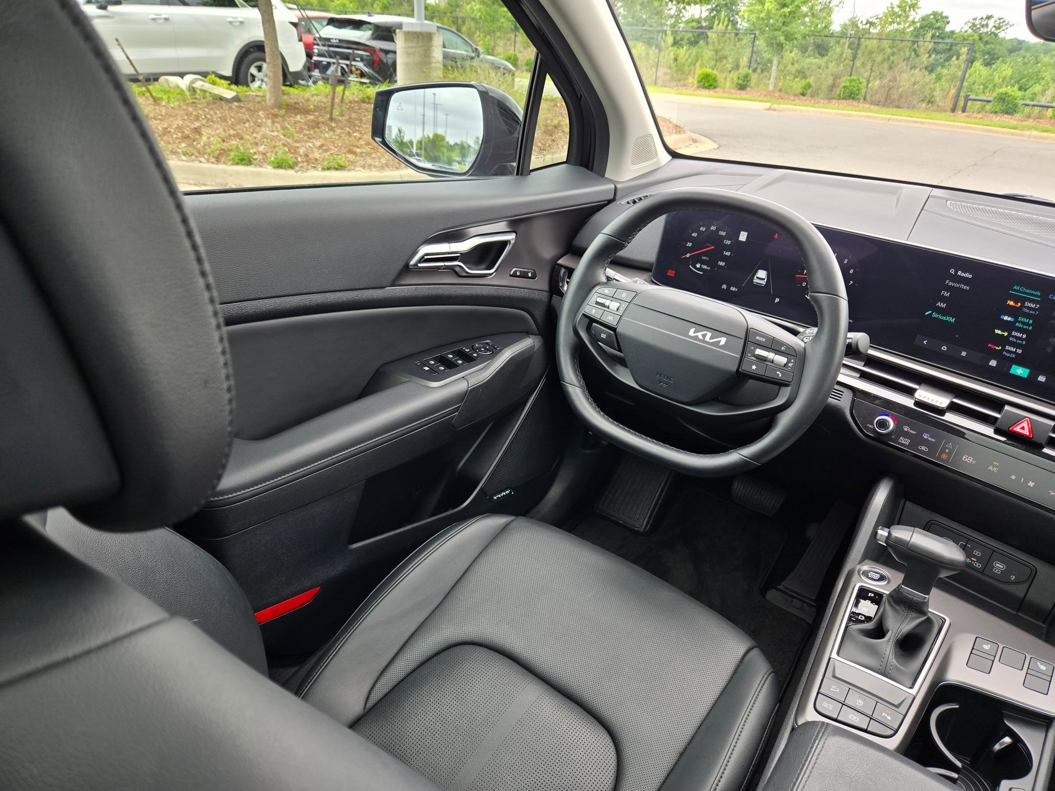 Used 2026 Ebony Black Kia SX image 9