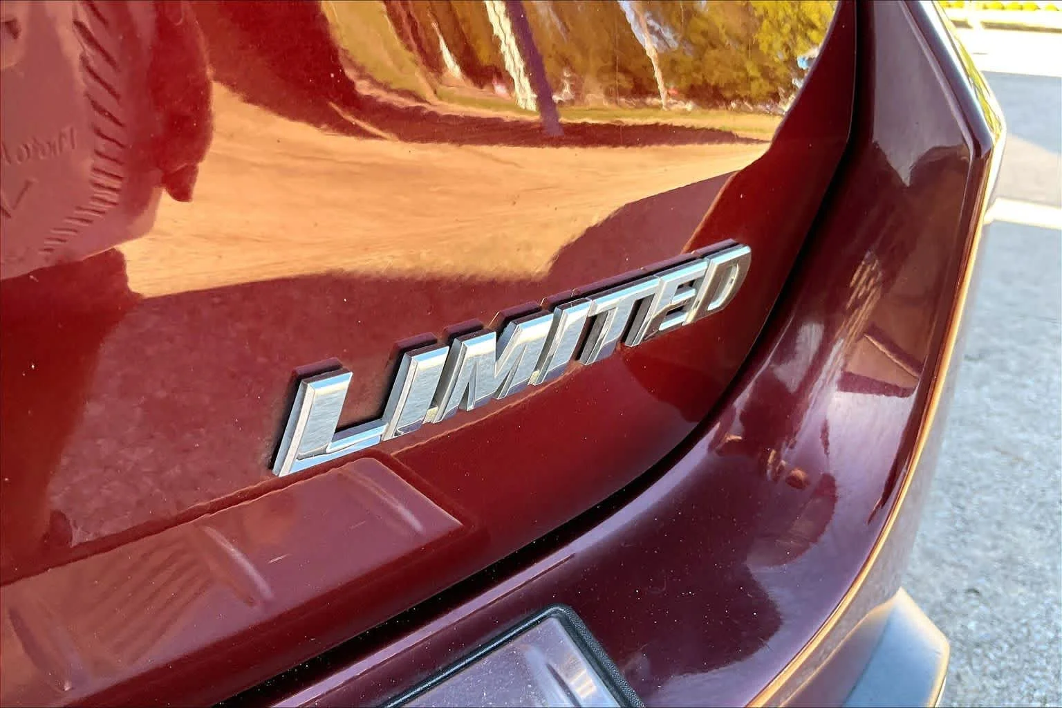 Used 2017 Ooh La La Rouge Mica Toyota Limited image 10