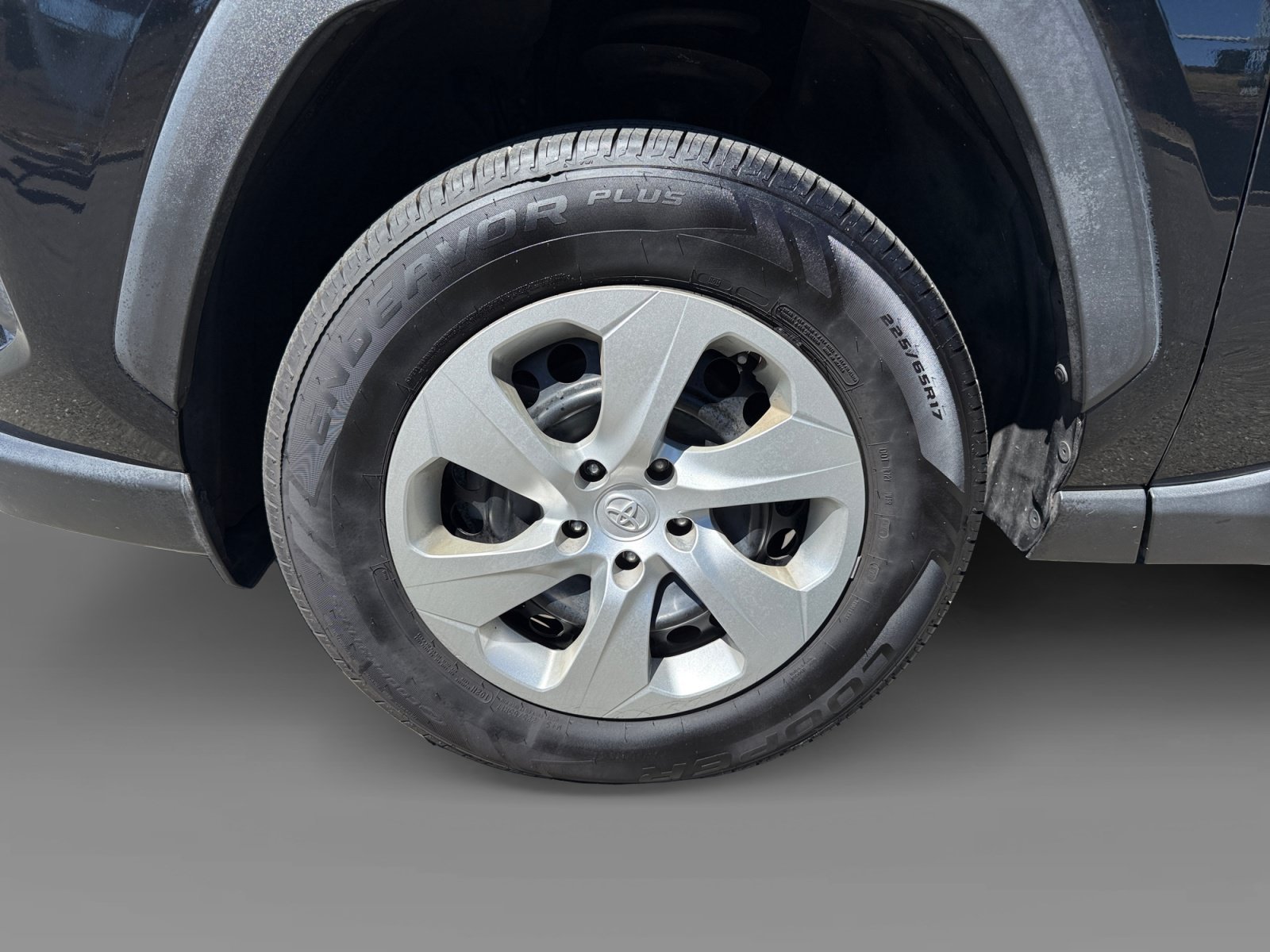 Used 2019 Midnight Black Metallic Toyota LE image 9