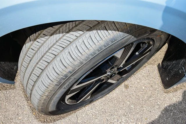 New 2025 Atlantic Gray Metallic Nissan SV image 11