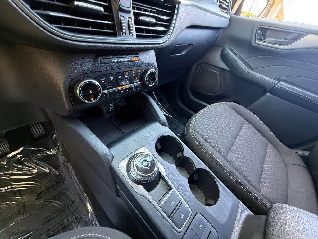 Used 2024 Gray Ford Active image 22