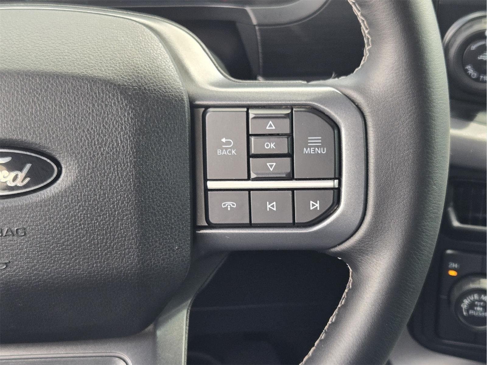 Used 2025 Oxford White Ford XLT image 29