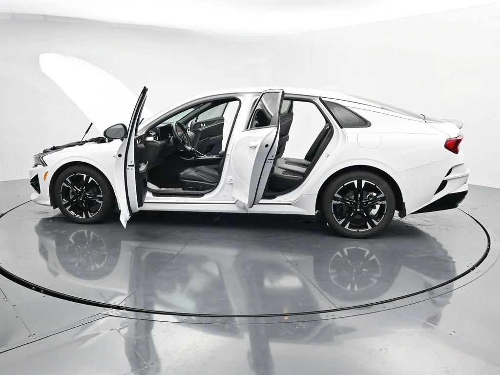 Used 2023 White Kia GT-Line image 42