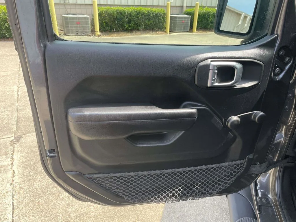 Certified Used 2018 Granite Crystal Clearcoat Metallic Jeep Unlimited Sport image 15