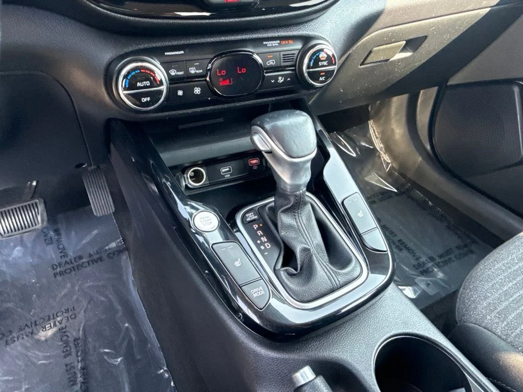 Used 2020 Gold Kia EX image 21