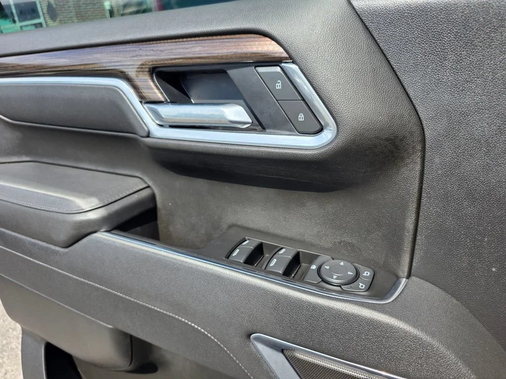 Used 2025 Black Chevrolet LT image 16