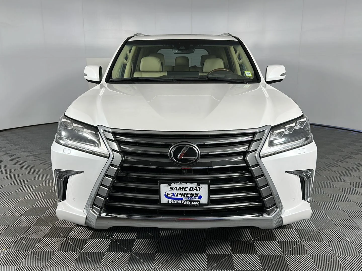Used 2018 Eminent White Pearl Lexus LX 570 image 3