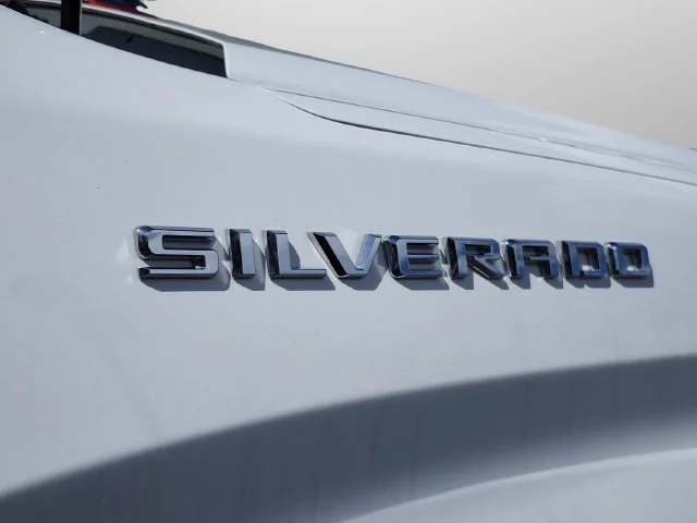 Used 2025 White Chevrolet LT image 16