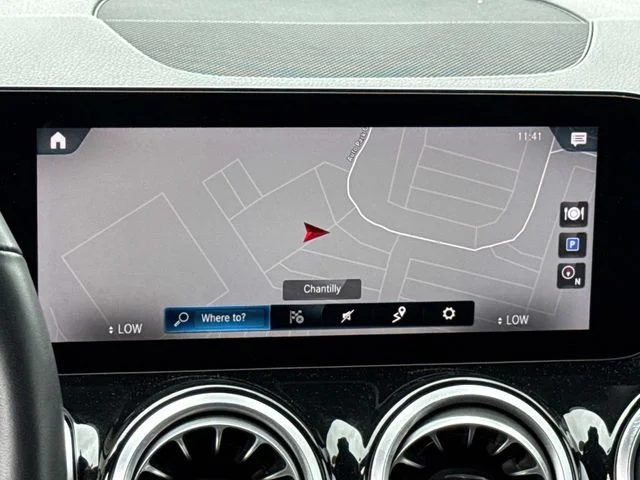 Used 2022  Mercedes-Benz GLB 250 image 3