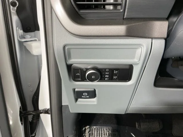 New 2026 Oxford White Ford XLT image 21
