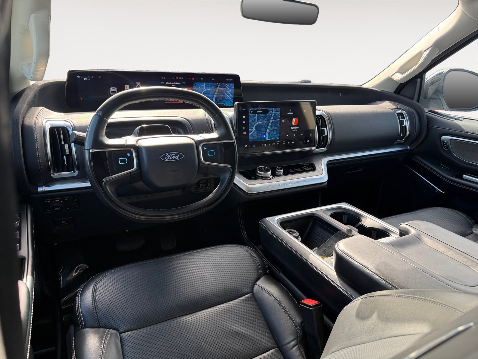 Certified Used 2025 Oxford White Ford Platinum image 15