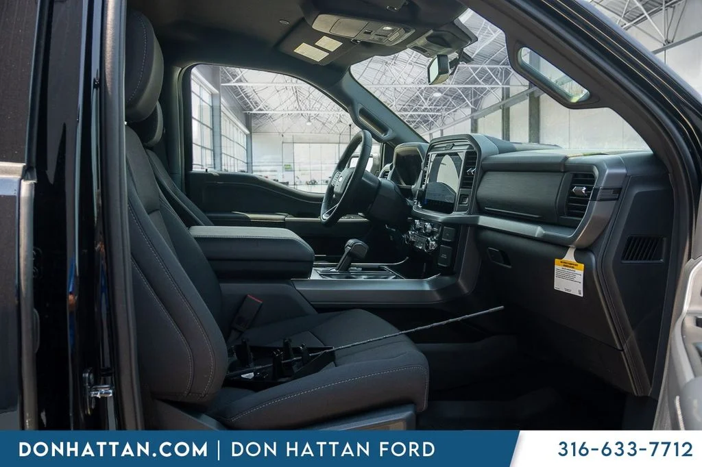 New 2026 Agate Black Metallic Ford XLT image 25