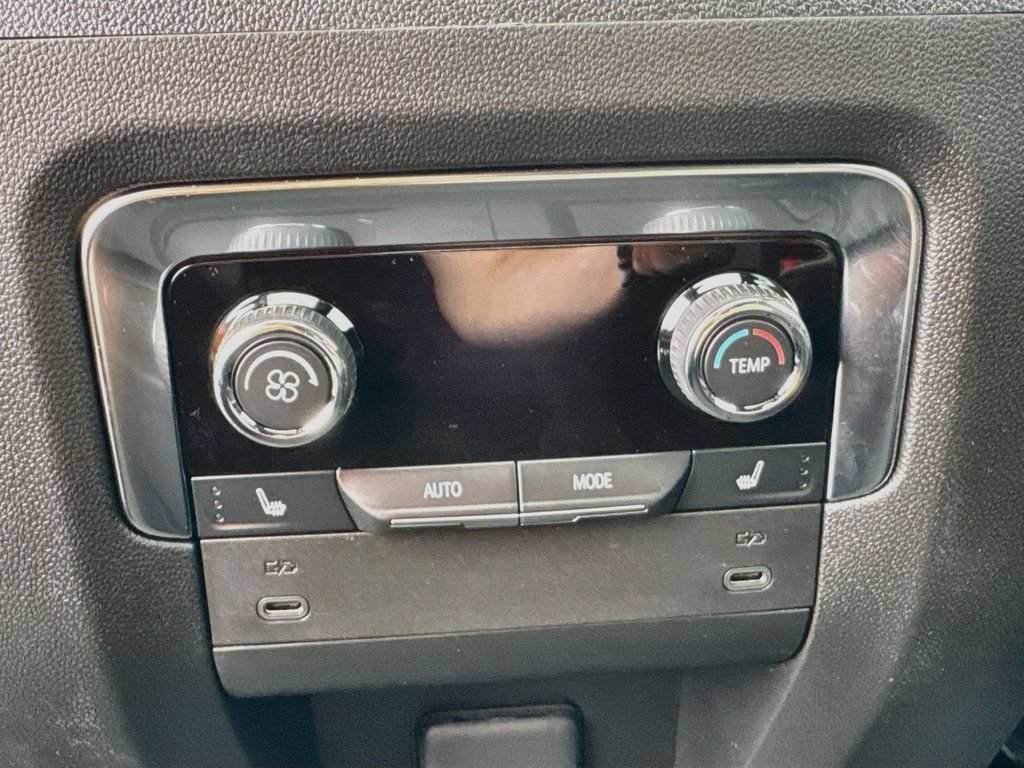 2026 Chevrolet Suburban Premier - Photo 27