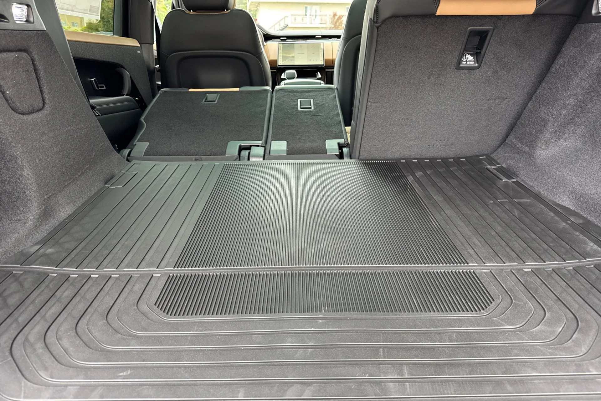 New 2026 FUJI WHITE Land Rover Dynamic SE image 17