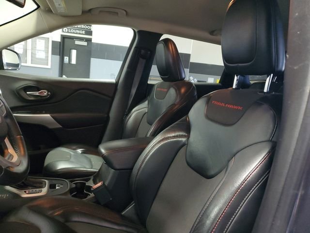 Used 2017 Gray Jeep Trailhawk image 13
