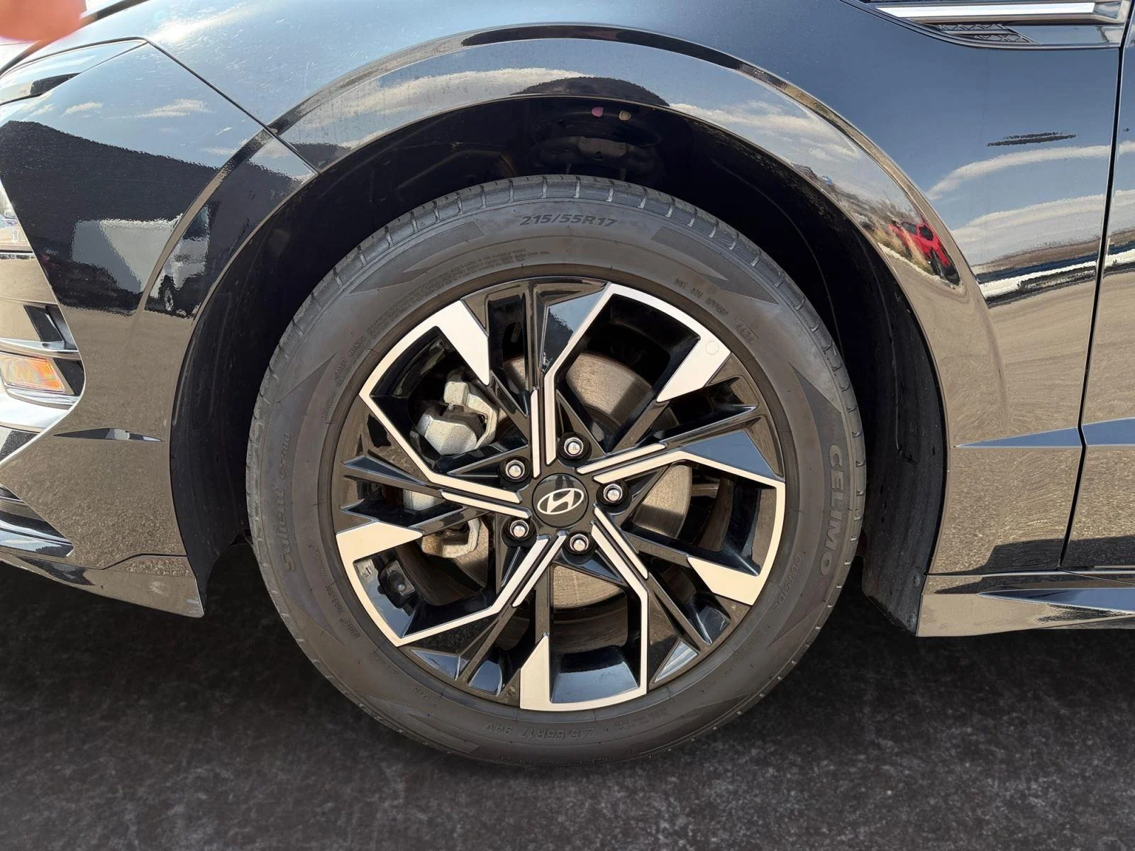 Used 2025 Abyss Black Hyundai SEL image 25