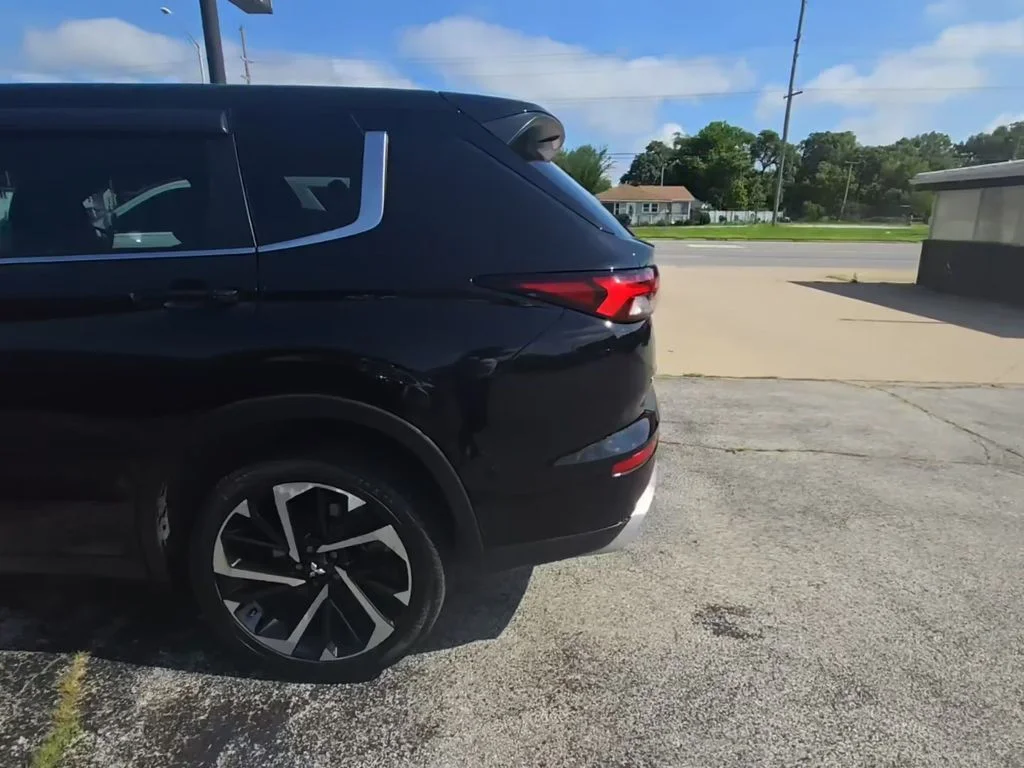 Certified Used 2023 Black Mitsubishi SE image 9