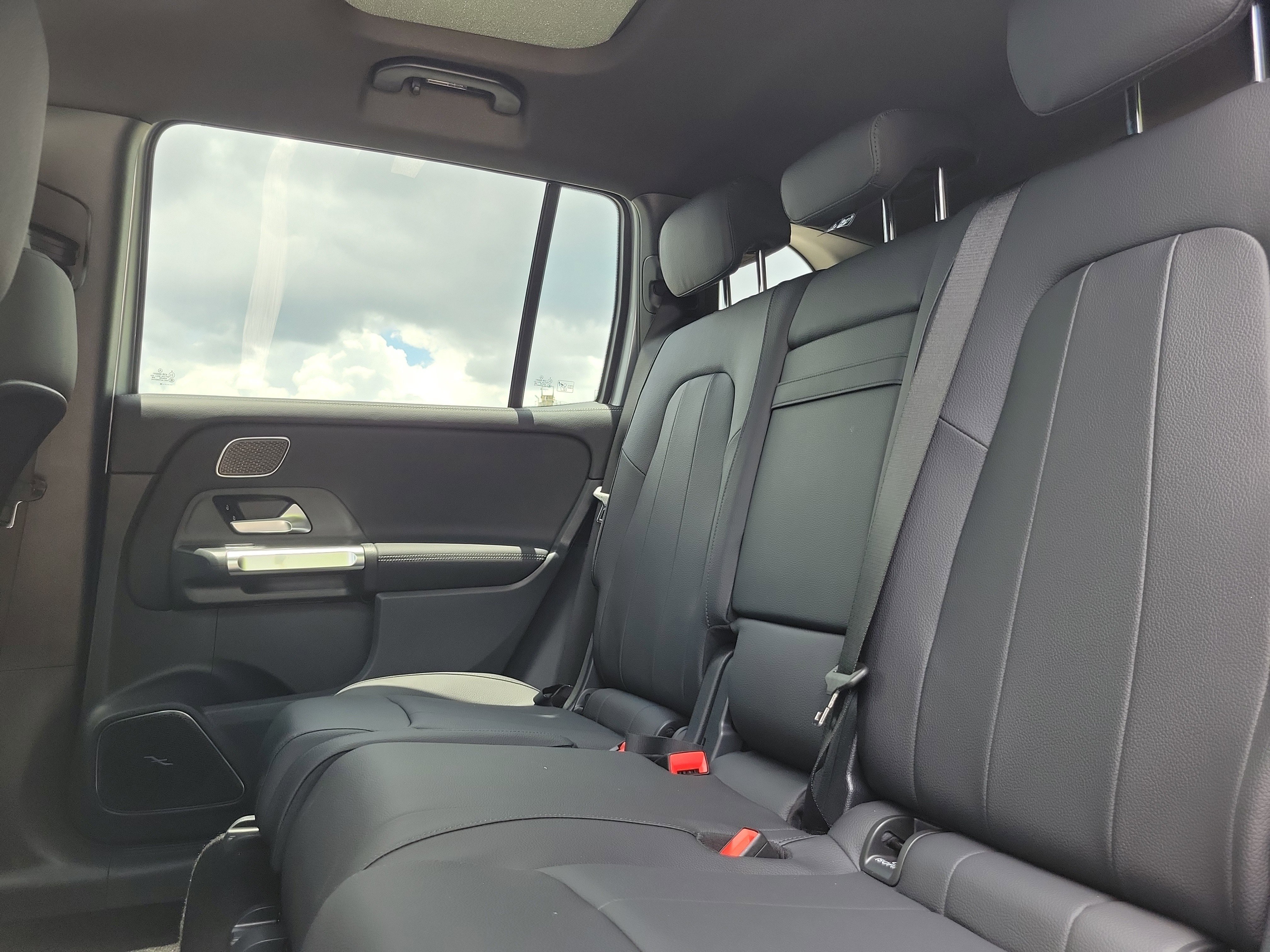 New 2026 Cirrus Silver Metallic Mercedes-Benz GLB 250 image 42