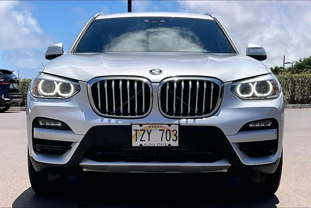 Used 2020 Glacier Silver Metallic BMW sDrive30i image 3