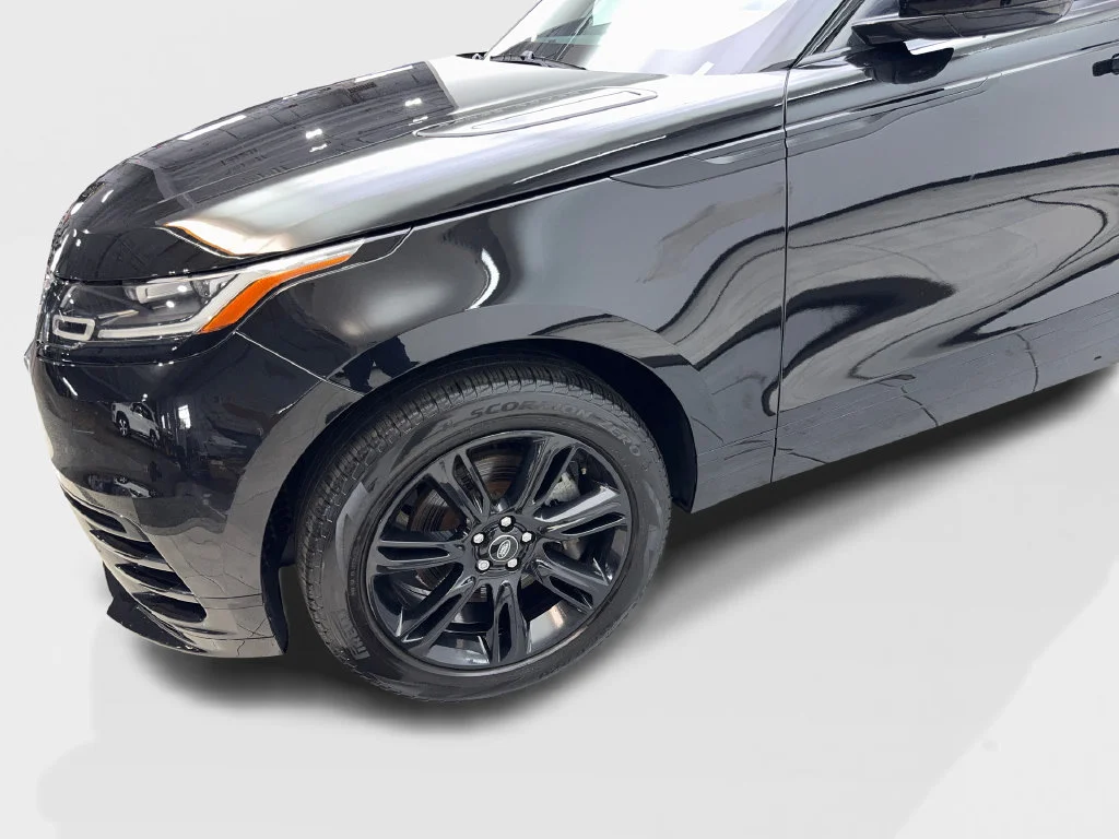 Used 2023 Black Land Rover R-Dynamic S image 20