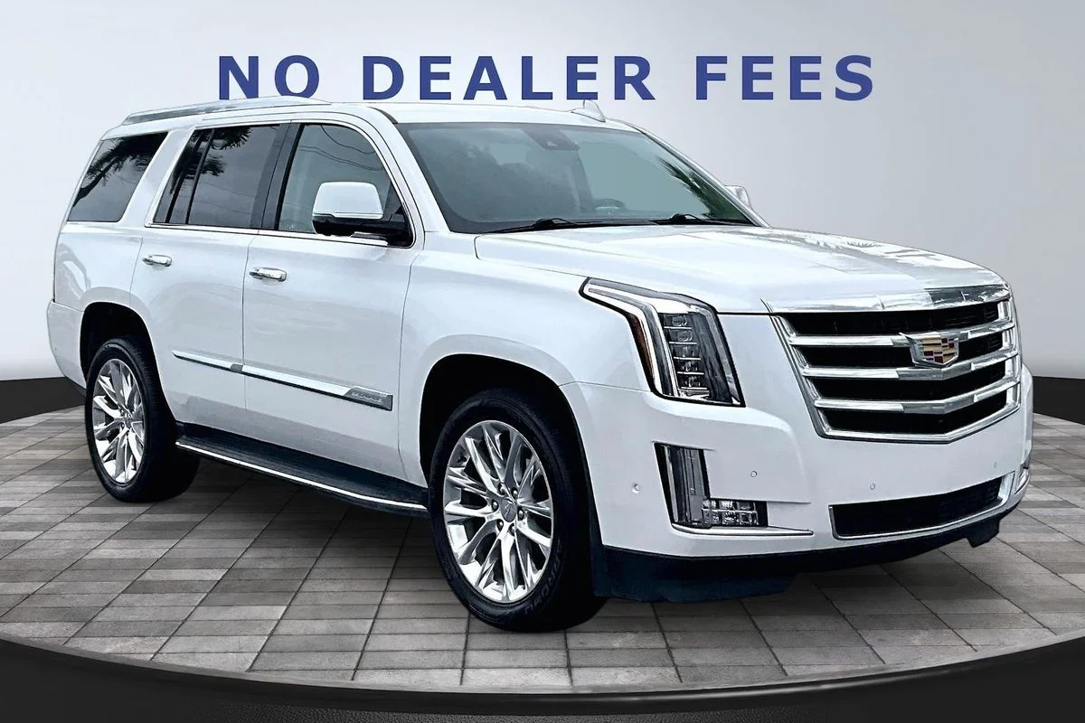 Used 2020 White Cadillac Luxury image 3