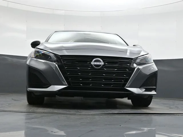 Used 2024 Gun Metallic Nissan 2.5 SV image 38