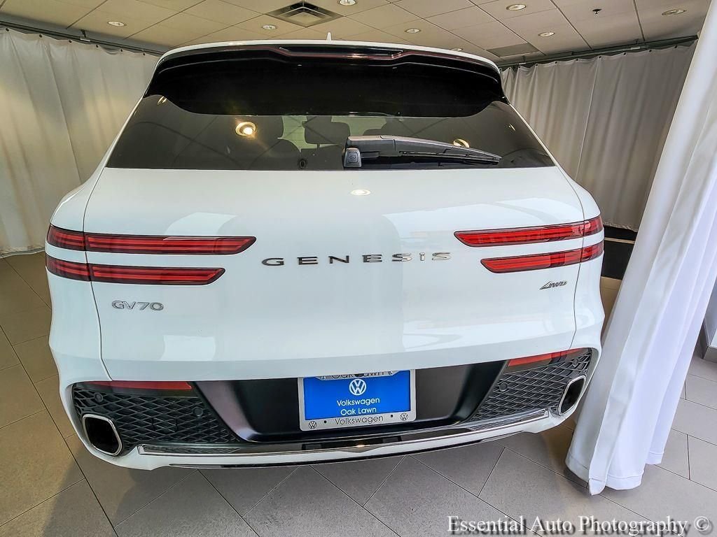 Used 2024 White Genesis 2.5T image 4