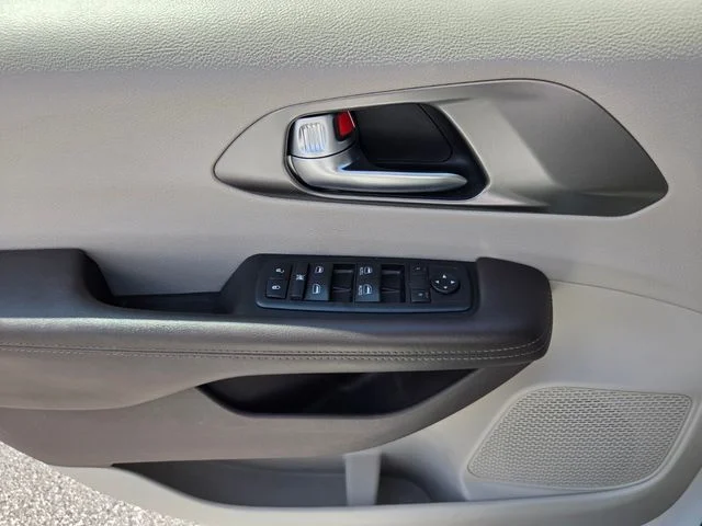 Used 2019 White Chrysler Touring Plus image 29