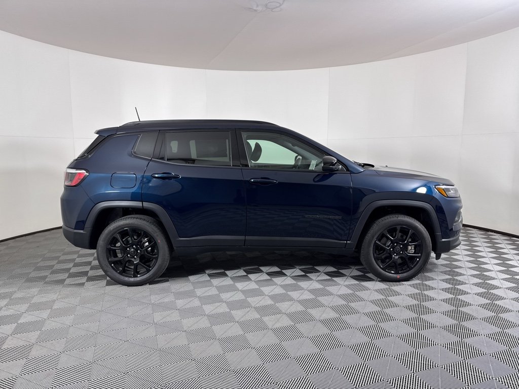New 2026 Fathom Blue Pearl-Coat Exterior Paint Jeep Limited Altitude image 15