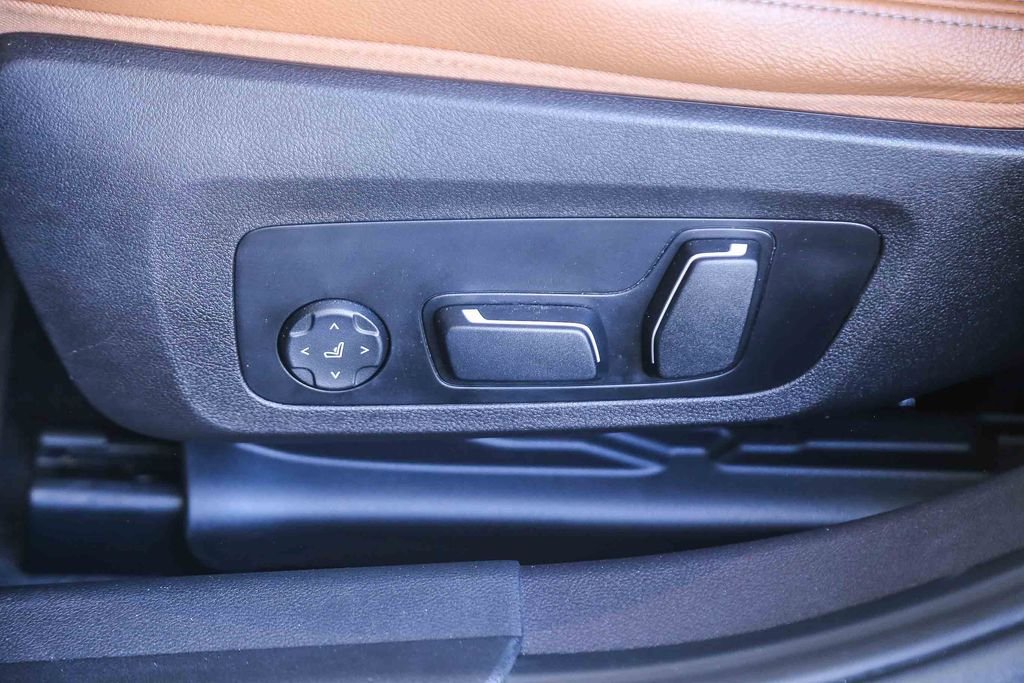 Used 2024 Black Sapphire Metallic BMW 330i image 18