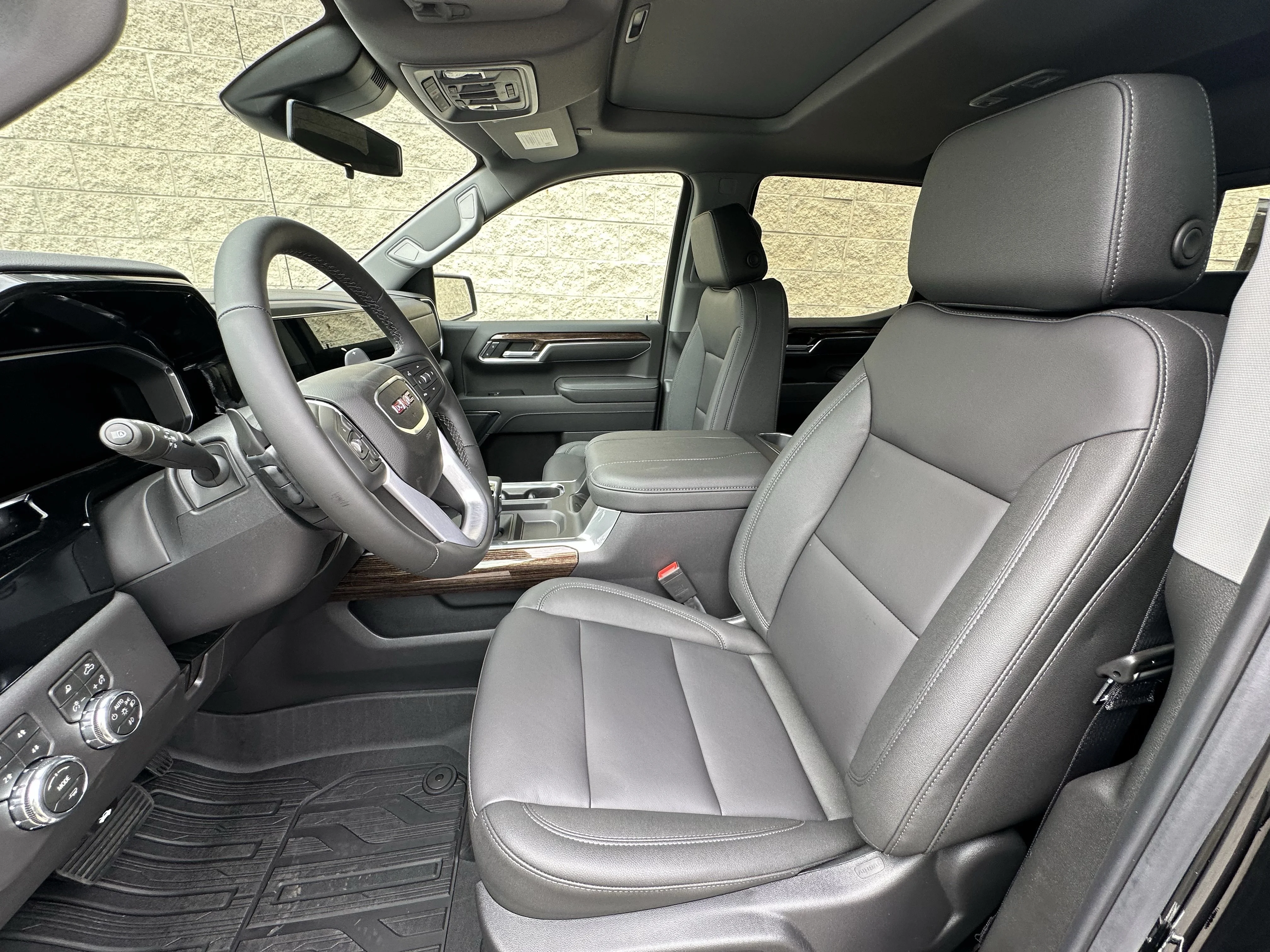 New 2026 Onyx Black GMC Elevation image 11