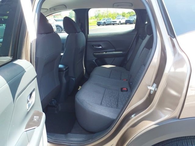 Used 2025 Brown Nissan SV image 17