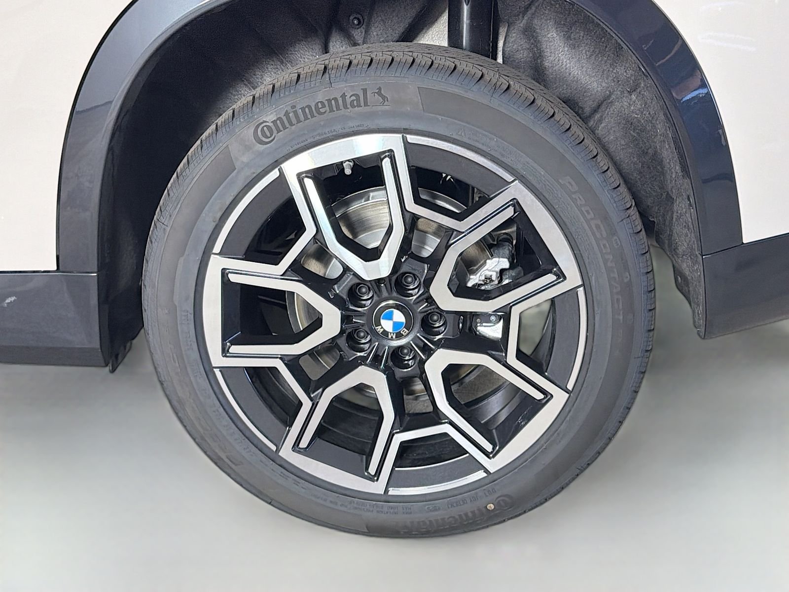 New 2026 Dune Grey Metallic BMW xDrive28i image 33