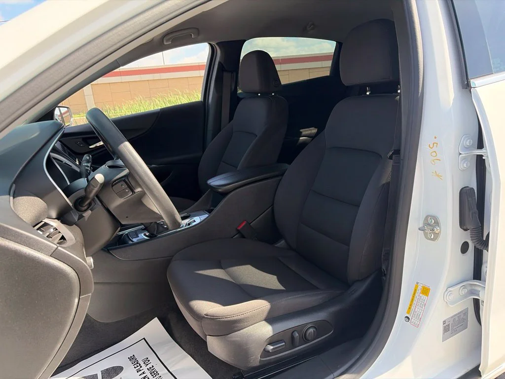 Used 2024 White Chevrolet LT image 14