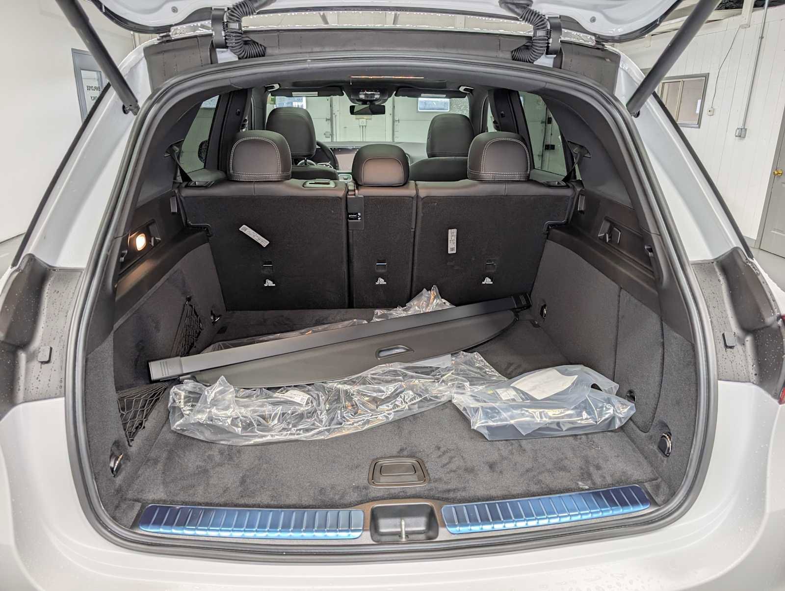 New 2026 MANUFAKTUR Moonlight White Magno Mercedes-Benz GLE 350 image 7