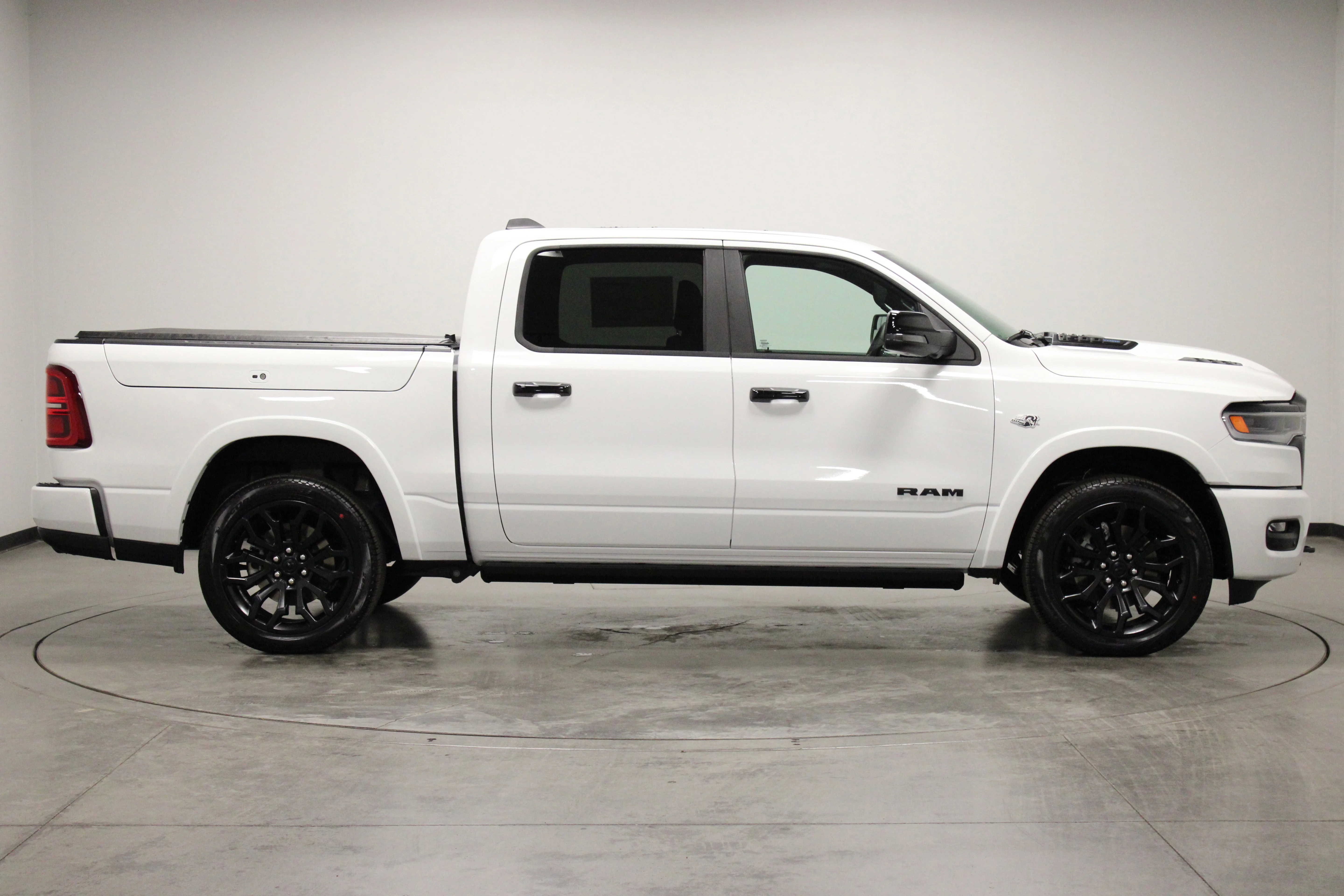 New 2026 Bright White Clear-Coat Exterior Paint RAM Limited image 9