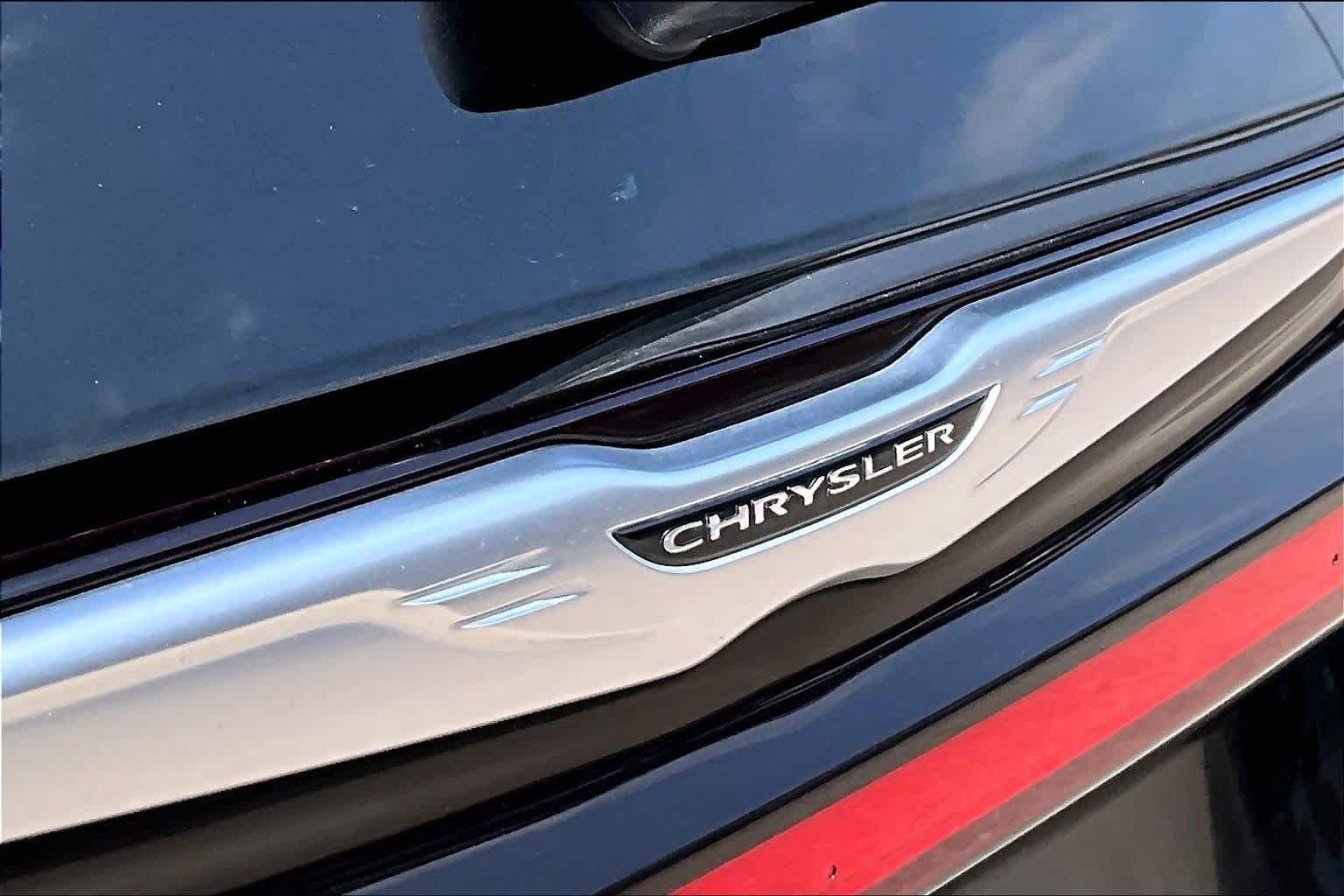 Used 2023 Brilliant Black Crystal Pearlcoat Chrysler Touring L image 29