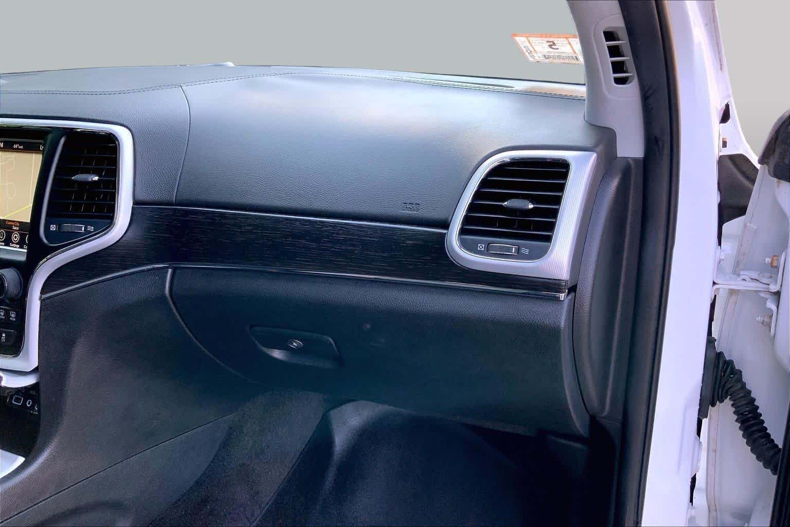 Used 2018 Bright White Clearcoat Jeep Summit image 19
