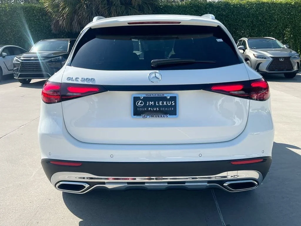 Used 2025 Polar White Mercedes-Benz GLC 300 image 6