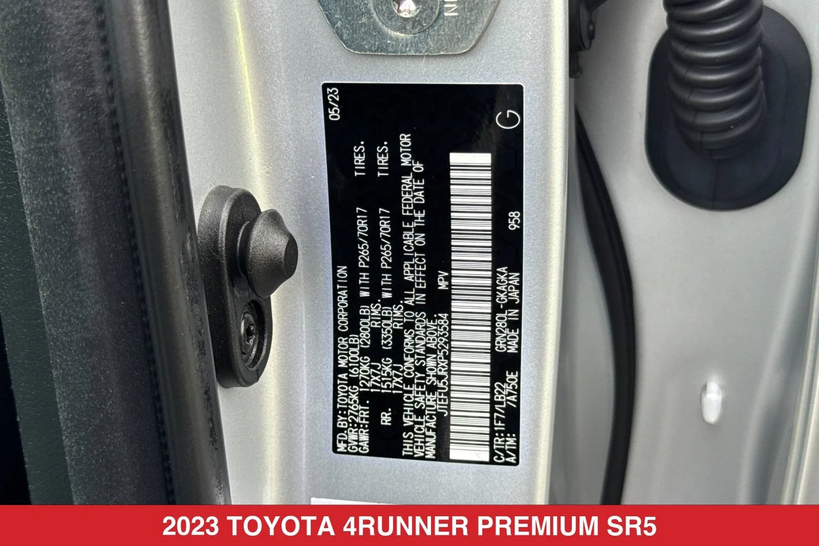 Used 2023 CLASSIC SILVER METALLIC Toyota SR5 Premium image 34