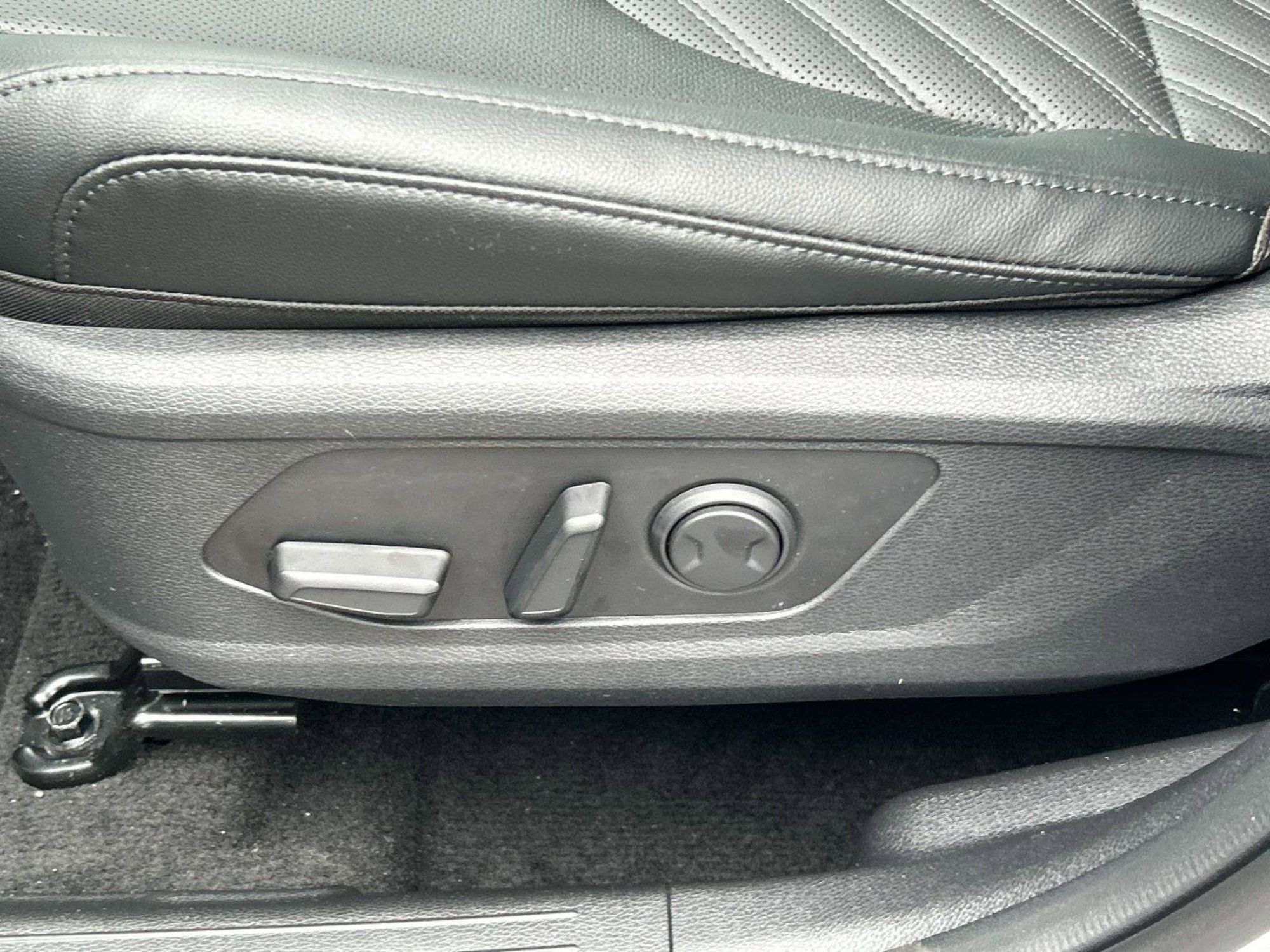 New 2026 Wolf Gray Kia X-Line image 26