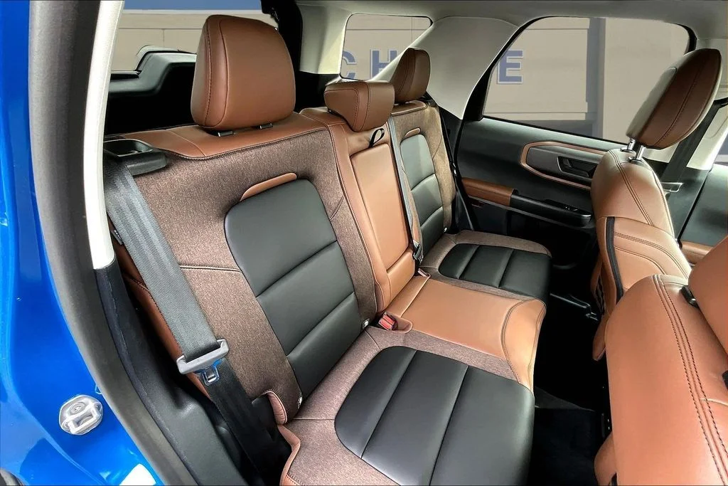 New 2026 Velocity Blue Metallic Ford Outer Banks® image 10