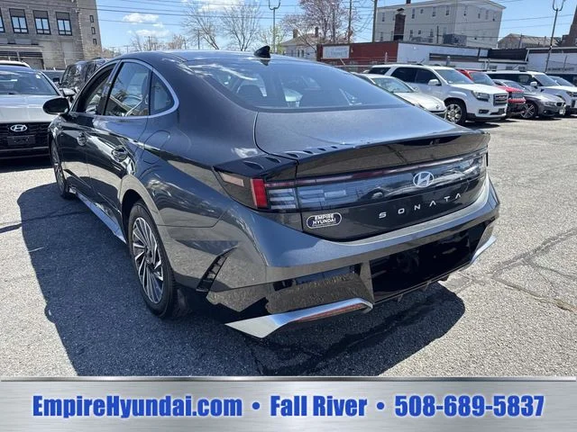 Used 2024 Gray Hyundai SEL image 8