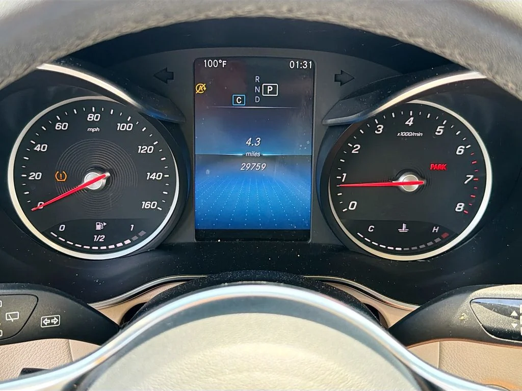 Used 2022  Mercedes-Benz GLC 300 image 14