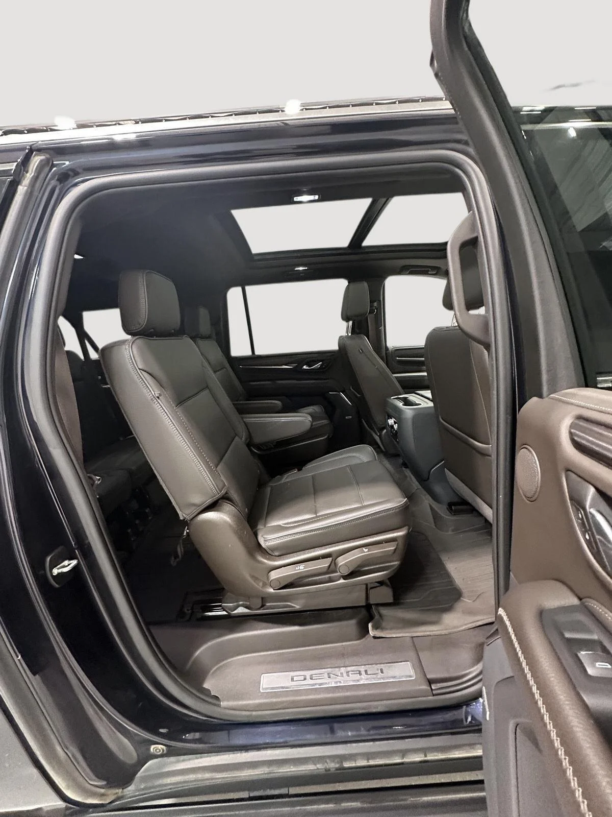 Used 2023 Midnight Blue Metallic GMC Denali image 24