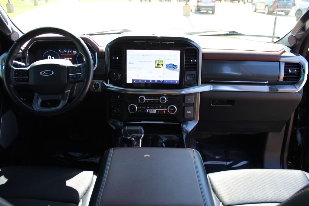 Used 2023  Ford Lariat image 46