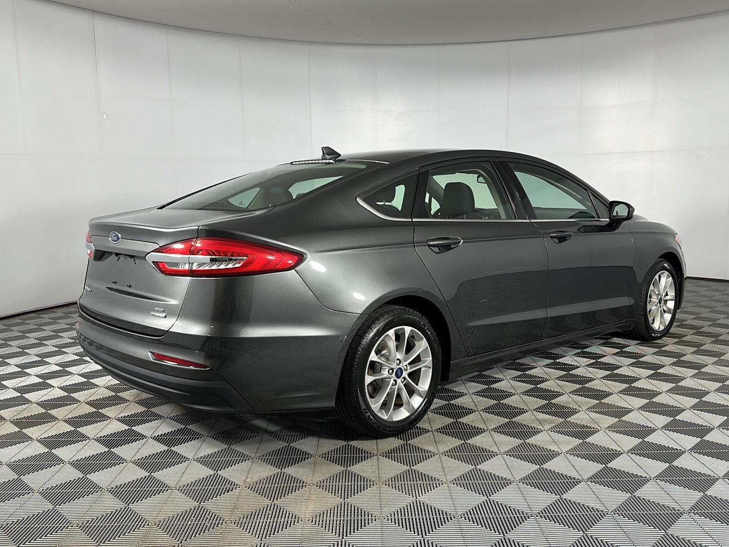 Used 2020 Magnetic Ford SE image 21